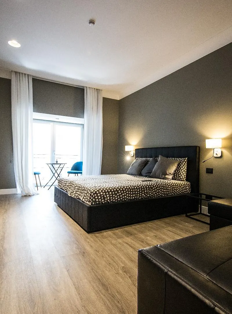נאפולי B&B Art House לינה וארוחת בוקר