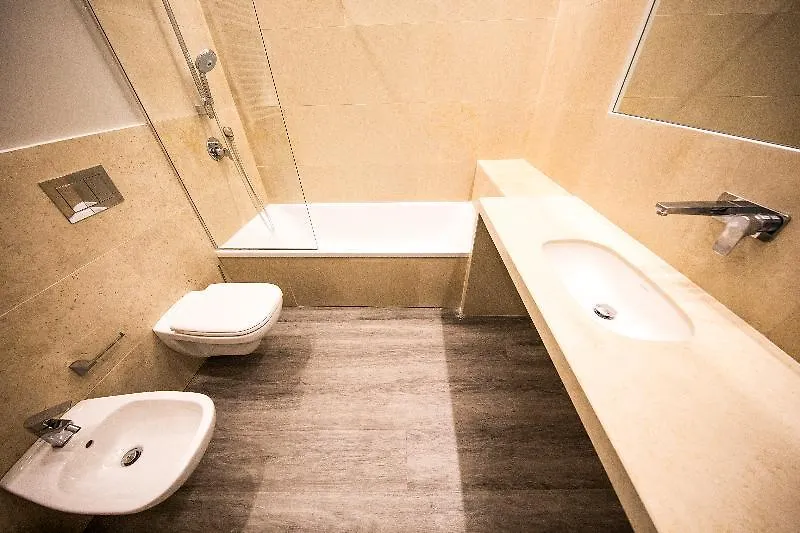 נאפולי B&B Art House 2*,